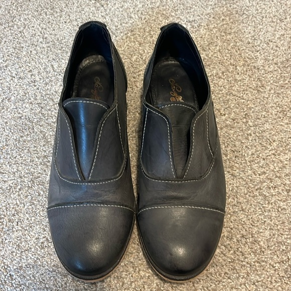 3/$15 Naughty Monkey SlipKnot Oxford shoes - Picture 2 of 8
